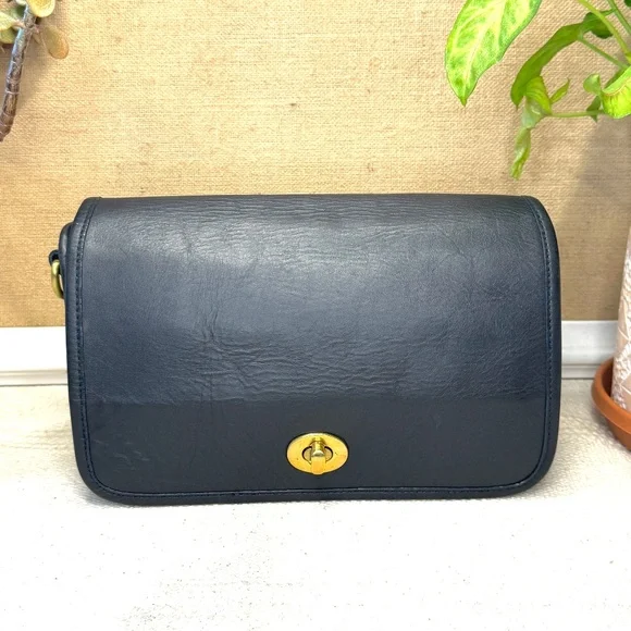 Vintage Wako of Japan Turlock Flap Clutch/Crossbody/shoulder in Navy - Leather - Picture 1 of 10